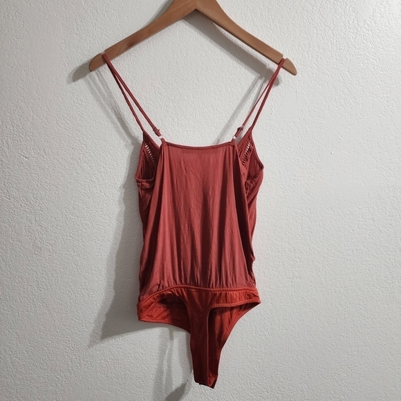 LOVERS + FRIENDS Vision Boho V-Neck Bodysuit in Rust Orange Size XS - Picture 3 of 10